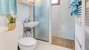 Shower - Spacious Holiday Home in Tugare With Pool (Tugare)