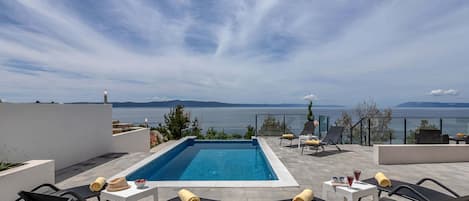 Villa | Pool | Indoor pool, outdoor pool