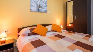 Unclassified image, 3 of 30, button - Modern & Freshly Decorated Apartment With Terrace, Near the Beach (Kastela)
