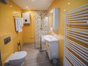 Bathroom - Comfortable Apartment in Šibenik Near Old Town & Seabeach (Sibenik)