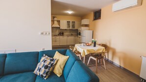 Dining - Comfortable Apartment in Šibenik Near Old Town & Seabeach (Sibenik)