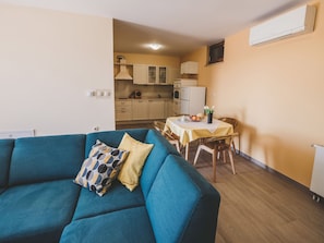 Dining - Comfortable Apartment in Šibenik Near Old Town & Seabeach (Sibenik)