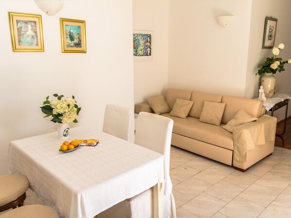 Living room - Contemporary Apartment in Dubrovnik With Patio (Dubrovnik)