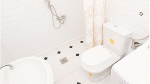 Hair dryer, towels - Contemporary Apartment in Dubrovnik With Patio (Dubrovnik)