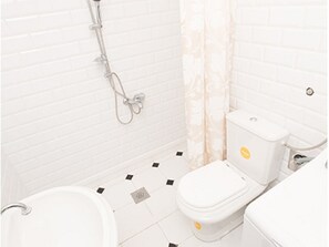 Hair dryer, towels - Contemporary Apartment in Dubrovnik With Patio (Dubrovnik)