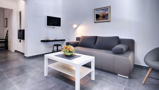 Living room - Centrally Located, new & Modern Apartment With Veranda, Close to the Beach (Komiza)