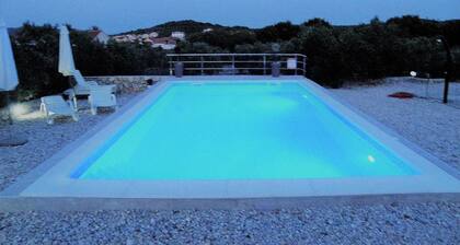 Lovely Apartment With Nice sea View, Shared Swimming Pool, Garden With Play Area