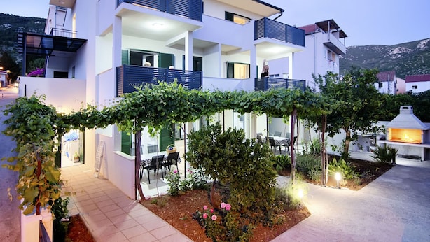 Ảnh chưa phân loại, 1 trong số 18 ảnh, nút