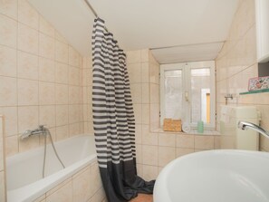 Apartment | Bathroom | Bathtub, hair dryer, towels - Modern and Spacious Duplex Apartment in the Very Heart of Sibenik old Town (Sibenik)