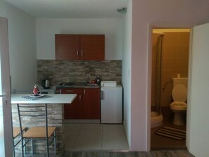 Apartment | Eigene Küche | Kühlschrank