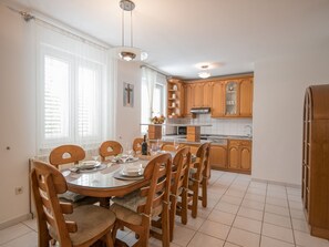Dining - Charming Holiday Home in Grubine With Pool (Podbablje)