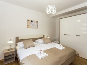 1 bedroom, individually furnished, WiFi - Modern Villa in Kastel Novi With Swimming Pool (Kastela)