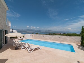 Pool - Beautiful Comfortable Villa on Island Brac (Supetar)