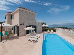 Exterior - Beautiful Comfortable Villa on Island Brac (Supetar)