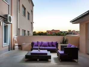 House | Balcony - Modern Holiday Home at Podstrana with Hot Tub & Sauna (Podstrana)