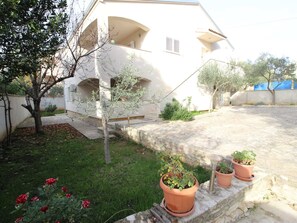 Apartment | Exterior - Cozy Coastal Retreat in Zadar (Zadar)