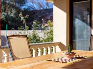 House | Dining - Holiday Home in Zemunik Donji With Private Pool (Zemunik Donji)