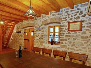 Dining - Spacious Holiday House in a Quiet Area, Private Garden, 2 Covered Terraces, Wifi (Sukosan)