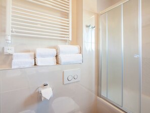 Apartment | Bathroom - Modern Newly Built Apartment, Geat Location, Private Parking Space, WiFi (Zadar)