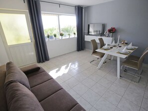 House | Dining - Luxury Holiday Home in Bibinje near Sea (Bibinje)