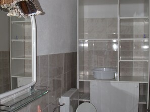 Shower, towels - Detached House by the sea on the Croatian Island of Pasman (Pasman)