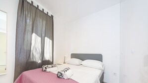 Villa | 2 bedrooms, iron/ironing board, individually furnished