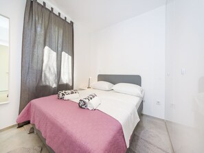 2 bedrooms, individually furnished, iron/ironing board - Charming Apartment in Bibinje With Private Balcony (Bibinje)