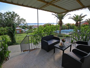 House | Pool | Outdoor pool - Holiday Home in Bibinje Near Zadar Old Town (Bibinje)