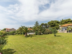 House | Garden - Holiday Home in Bibinje Near Zadar Old Town (Bibinje)