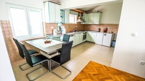 Unclassified image, 4 of 23, button - Modern Apartment With Sea View in Starigrad (Starigrad)