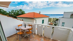 Unclassified image, 3 of 23, button - Modern Apartment With Sea View in Starigrad (Starigrad)