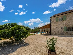 Villa | Exterior