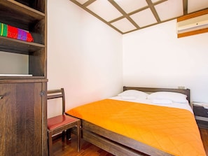2 bedrooms, bed sheets - Holiday Home in Seline Near the Sea (Starigrad)