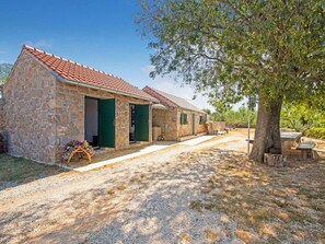 Exterior - Holiday Home in Seline Near the Sea (Starigrad)