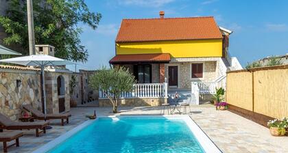 Quiant Holiday Home in Gorica With Pool