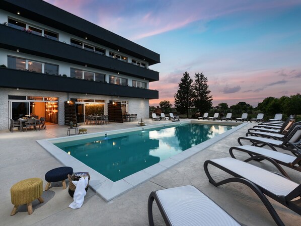 Outdoor pool - Luxurious Villa in Nin With Pool (Vrsi)