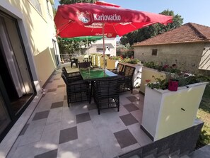 تناول الطعام