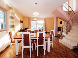 House | Dining - Spacious Holiday Home in Pakoštane near Sea (Pakostane)