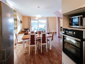 House | Dining - Spacious Holiday Home in Pakoštane near Sea (Pakostane)