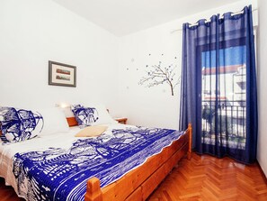 2 bedrooms - Sun Filled Apartment in Pakostane Dalmatia With Garden (Pakostane)