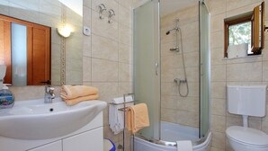 Shower, towels