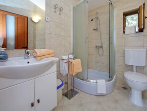 Shower, towels