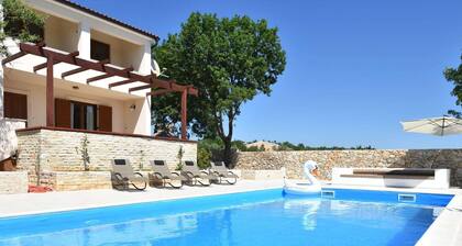 Comfortable Villa With a Panoramic View and Private Pool, Near Zadar