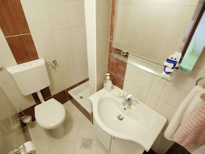 Apartment | Bathroom