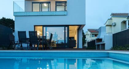 Luxury Villa With Private Pool, Great sea View, Near the Beach