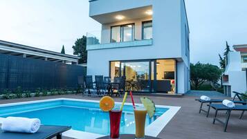 Villa | Pool | Innenpool, Außenpool