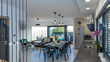 Villa | Dining
