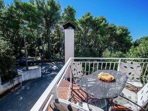 Apartment | Tempat makan