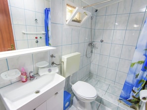 Shower, towels - Quaint Cottage in Pašman With Roofed Terrace (Pasman)