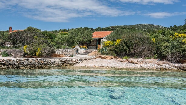 Beach - Snug Cottage in Pašman With Roofed Terrace (Pasman)